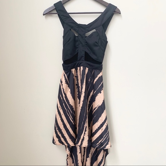 👗 URBAN OUTFITTERS REVERSE ZEBRA HI LOW DRESS - Picture 2 of 5